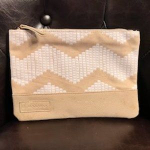 Manaola Small Crossbody